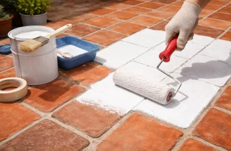 Peindre Tuiles en Terre Cuite : Conseils & Choix de Peinture