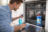 Comment nettoyer un lave-vaisselle ? Guide complet & Conseil